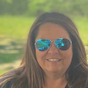 Meet your Posher, Lori